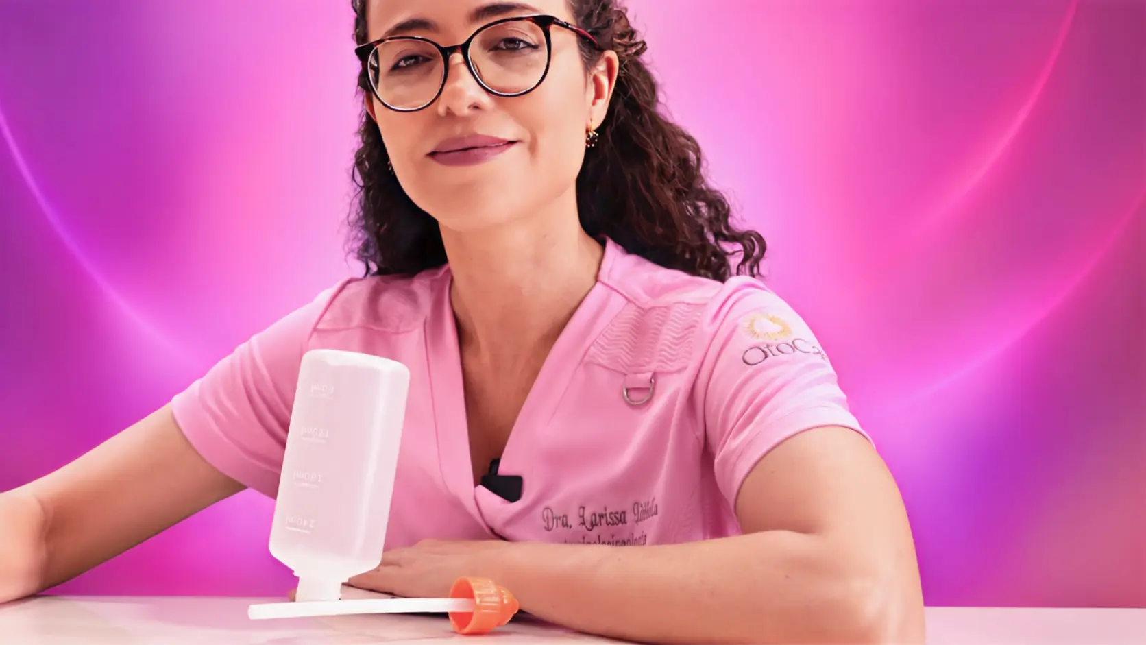 Dra. Larissa Vilela mostra como limpar a garrafinha de lavagem nasal de alto volume